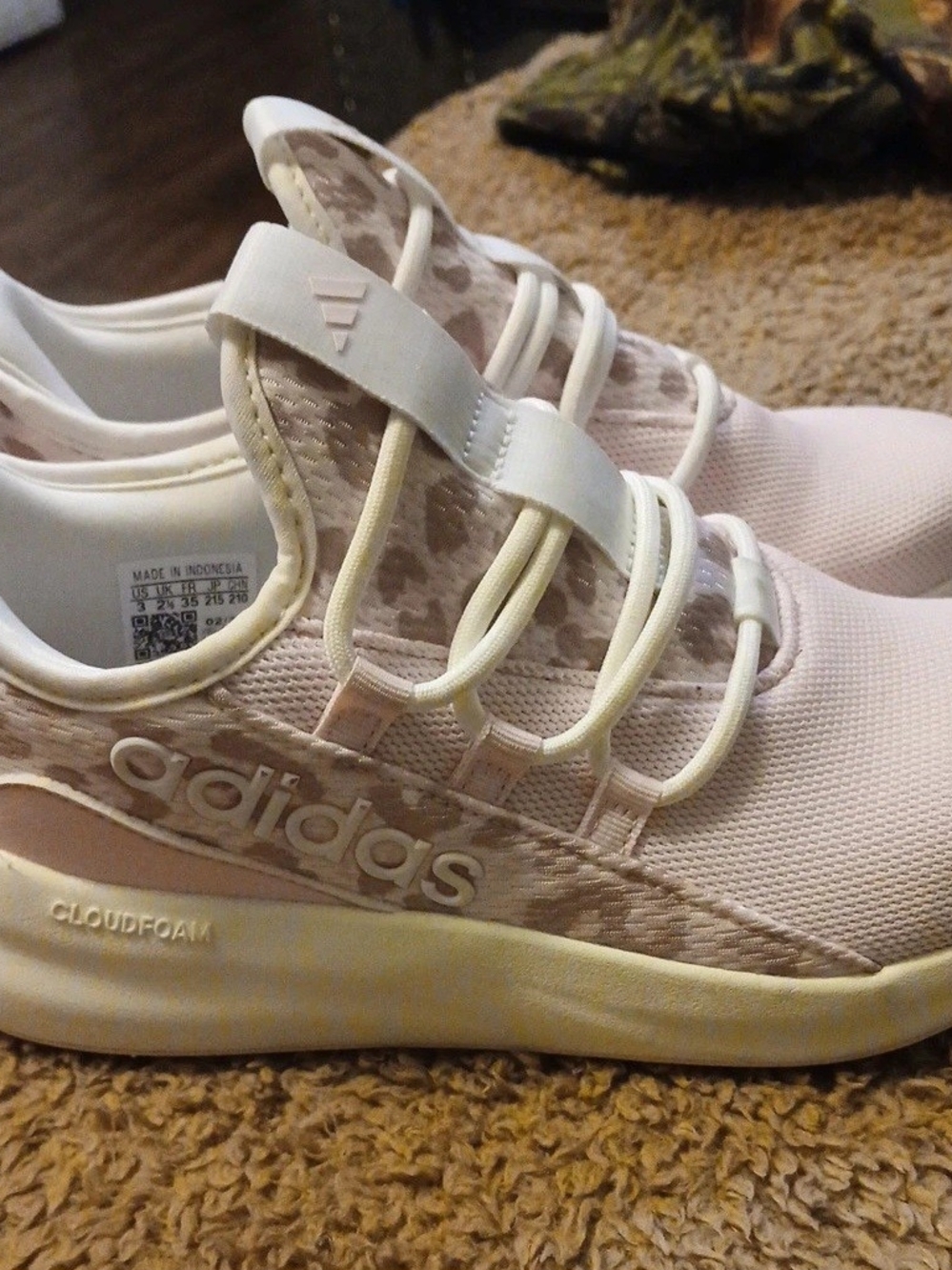 adidas Kids Size 3 Cloudfoam Sneakers in Pale Pink And Light Purple